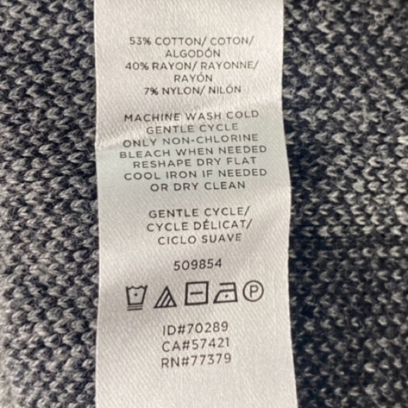 Ann Taylor | Women’s Medium Houndstooth Design Turtleneck Sweater | Grey,‎ Black - Picture 7 of 7